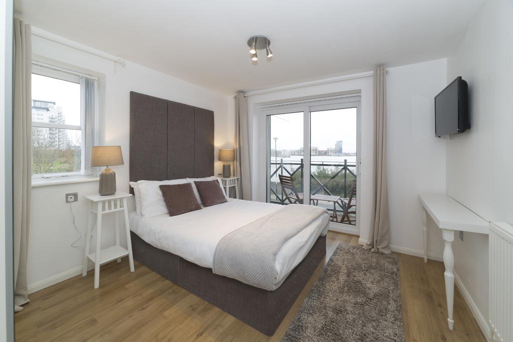 Quiet Riverside Apartment Londra Exterior foto