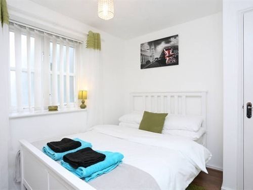 Quiet Riverside Apartment Londra Exterior foto